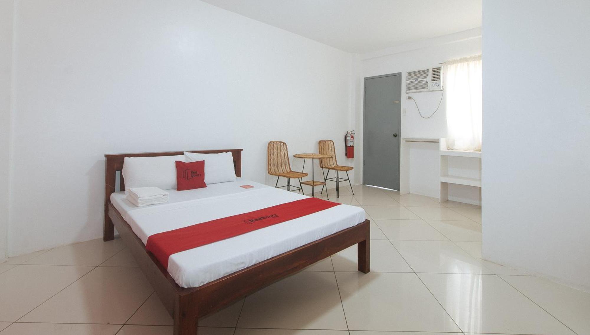Reddoorz At Fat J Apartelle Mactan Cebu ภายนอก รูปภาพ