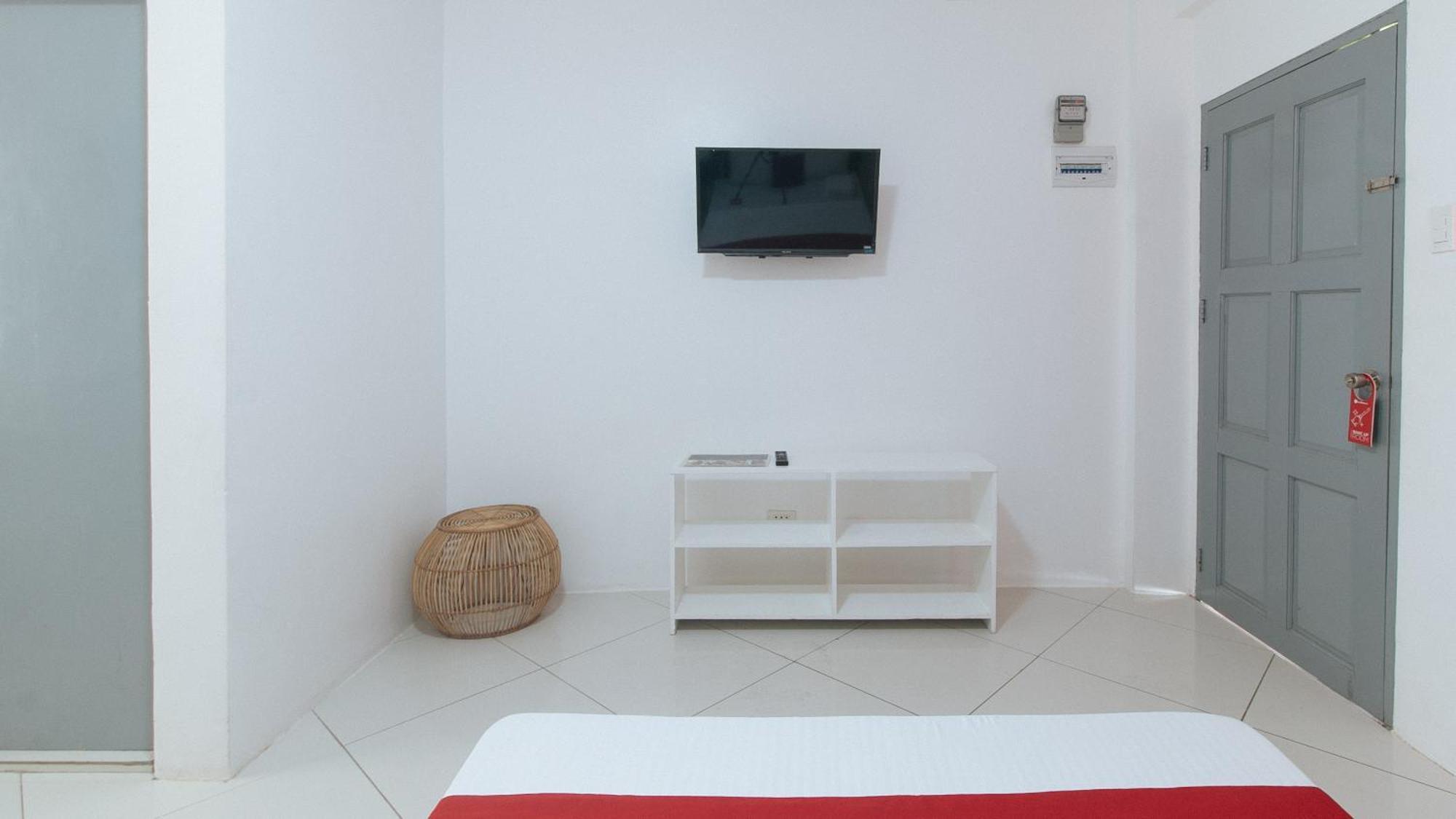 Reddoorz At Fat J Apartelle Mactan Cebu ภายนอก รูปภาพ